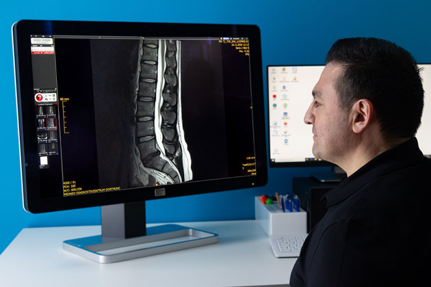 Radiologie Kernspintomografie · Medizinisches Versorgungszentrum - Dr. Ghiassi und Kollegen, Dortmund